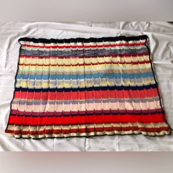 1970s Hand Knit Striped Blanket - Picture 5 of 11